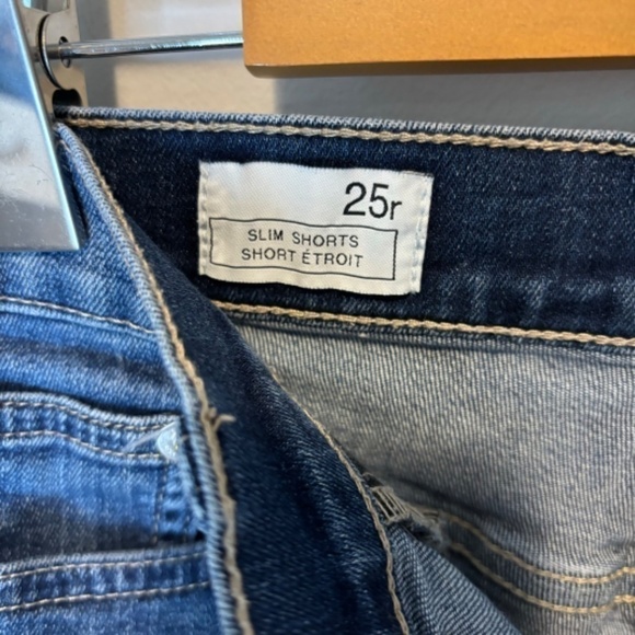 GAP,  Women's Denim, Mid- Rise, Slim Short Shorts, SZ 0 Regular - Picture 4 of 5